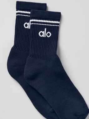 Alo Half Crew Navy Socks NWT